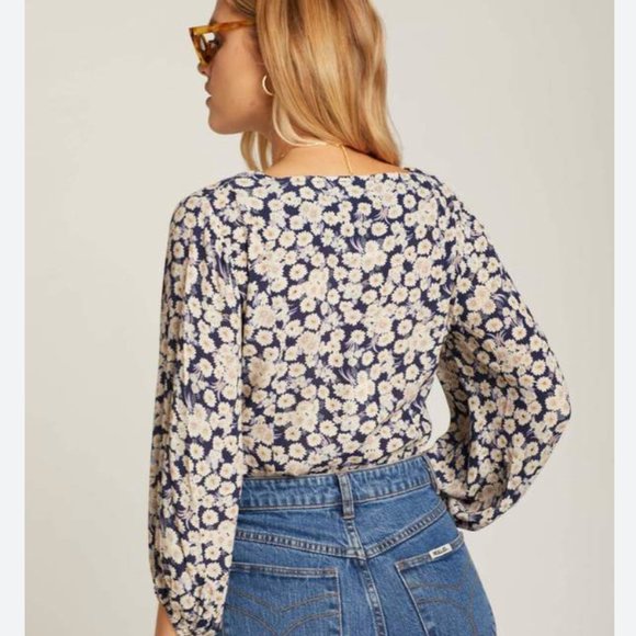 Rolla’s Roxanne Floral Crop Top - Picture 2 of 11